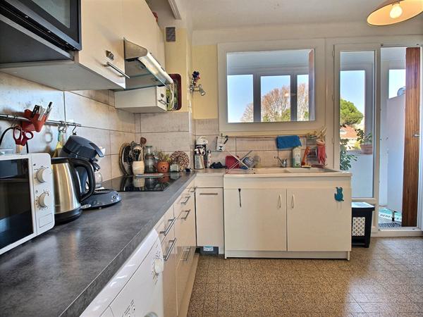 Appartement Avignon 3 pièce(s) 61.40 m2 balcon garage cave