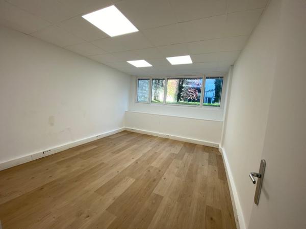 Bureaux à louer à Neuilly-sur-Seine espaces modulables adresse prestigieuse