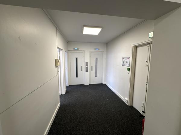 Bureaux à louer à Neuilly-sur-Seine espaces modulables adresse prestigieuse