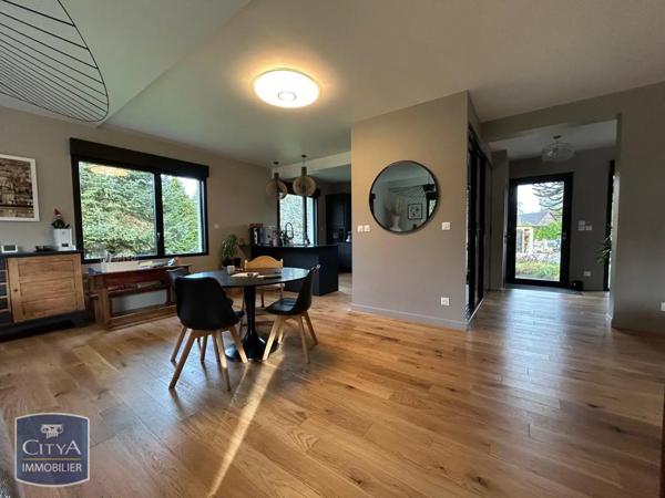 Maison à vendre 5 pièces 215m²