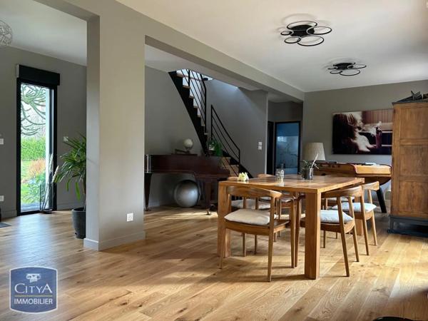 Maison à vendre 5 pièces 215m²