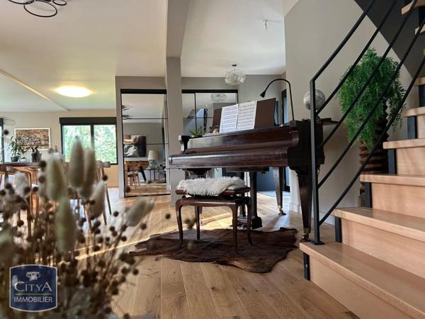 Maison à vendre 5 pièces 215m²