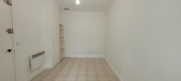 Argenteuil (95100) STUDIO RDC SUR COUR