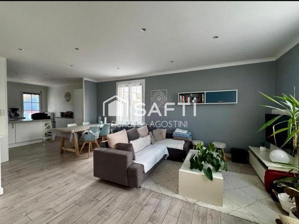 Maison de ville avec piscine et fort potentiel