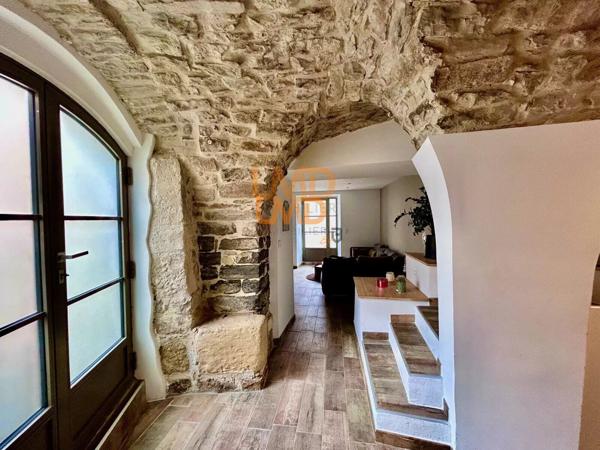 Maison DE Village, Traversante, Calme, Lumineux