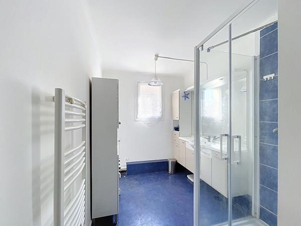 Appartement Manosque, 3 pièces 74.10 m2, avec balcon, loggia et place de parking privative