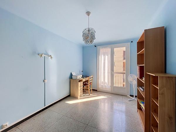 Appartement Manosque, 3 pièces 74.10 m2, avec balcon, loggia et place de parking privative
