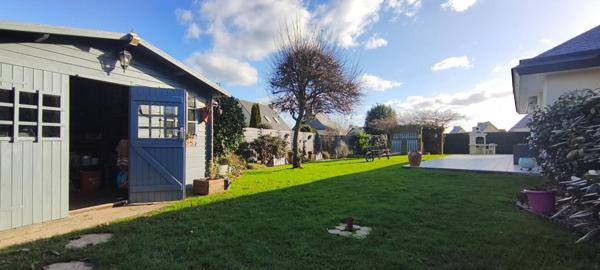 Exclusivité ! Côtes d'Armor 22130 SAINT-LORMEL. Véritable plain-pied, 3 chambres, bureau, garage, terrain