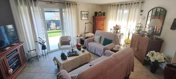 Exclusivité ! Côtes d'Armor 22130 SAINT-LORMEL. Véritable plain-pied, 3 chambres, bureau, garage, terrain