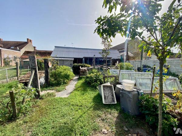 Maison de centre-bourg à SAINT VIATRE (41210), d'une superficie habitable d'environ 116 m² avec...