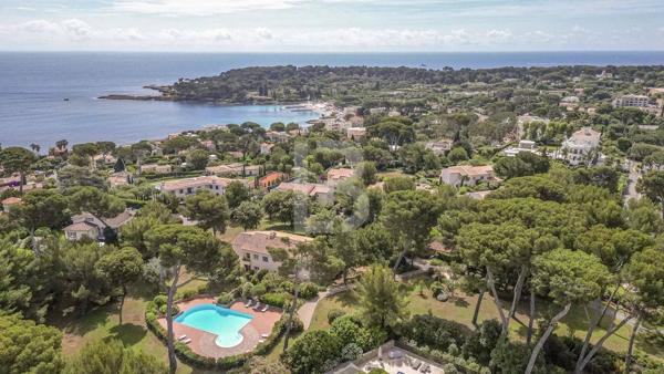 Appartement au Cap d'Antibes dans un domaine calme