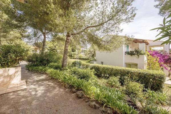 Appartement au Cap d'Antibes dans un domaine calme