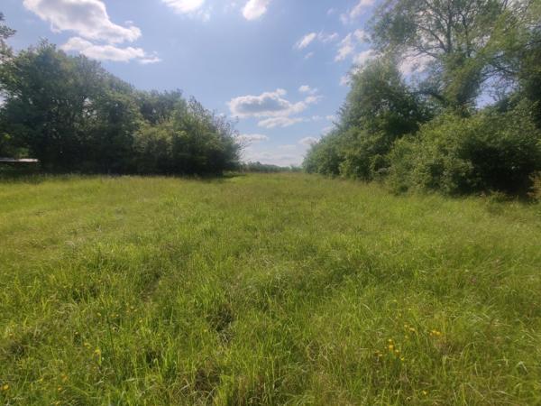 Terrain à bâtir à la limite de Gourdon