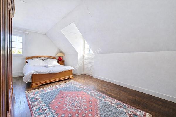 CHAUMONTEL maison familiale 5 chambres sous sol total