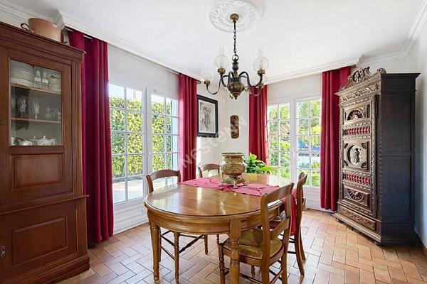 CHAUMONTEL maison familiale 5 chambres sous sol total