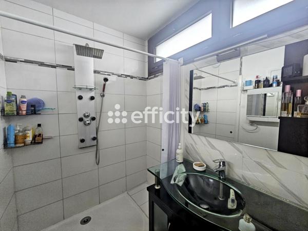 Appartement
         3 pièces
        - 70 m² 194 900 € *