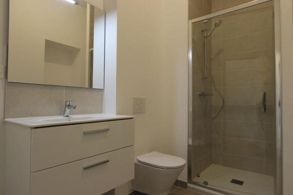 UN TRÈS BEAU STUDIO DE CENTRE-VILLE. -
