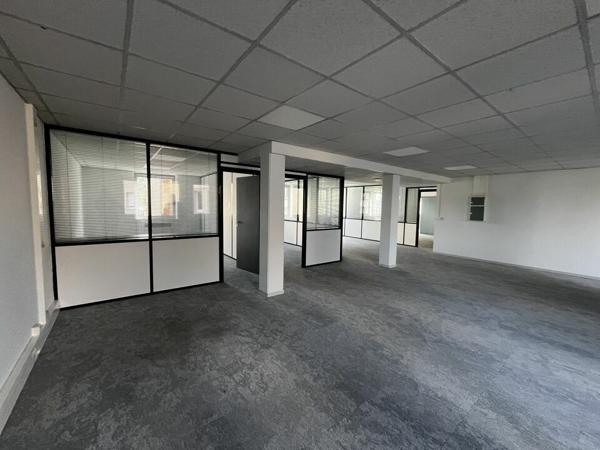 BUREAUX à LOUER de 251 m²