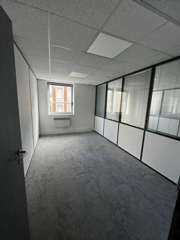 BUREAUX à LOUER de 251 m²