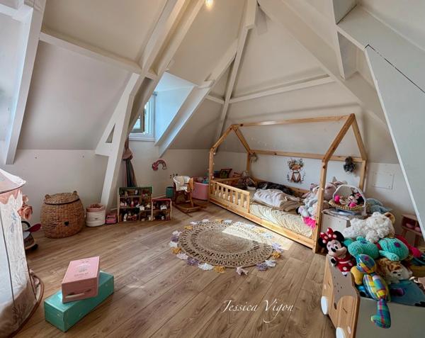 RARE À LA VENTE – EXCLUSIVITÉ – LES GOBELINS – VUE DÉGAGÉE – Maison de ville 3/4 chambres – JARDIN