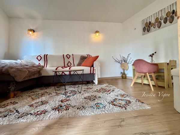 RARE À LA VENTE – EXCLUSIVITÉ – LES GOBELINS – VUE DÉGAGÉE – Maison de ville 3/4 chambres – JARDIN