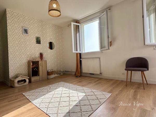 RARE À LA VENTE – EXCLUSIVITÉ – LES GOBELINS – VUE DÉGAGÉE – Maison de ville 3/4 chambres – JARDIN