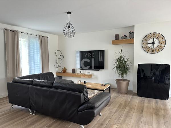 MAISON D'HABITATION DE 85m² sur 1178m² de jardin