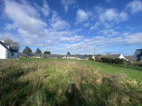 Exclusivité Agence, Crozon, Terrain De 690m² Au Cœur D’un Hameau Proche De La Côte & Du Bourg