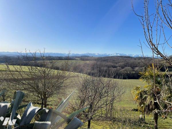 MIELAN  (32) à 5min Belle villa sur sous-sol intégral, offrant une magnifique vue Pyrénées.