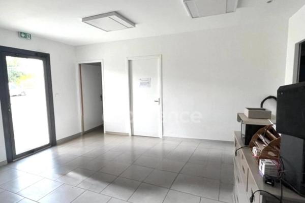 A PROXIMITÉ DE SAINTES (17100) Ensemble immobilier  à vendre
