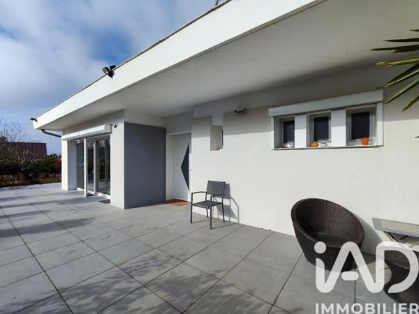 Maison à vendre 9 pièces 222 m² Saint-Jean-sur-Moivre
