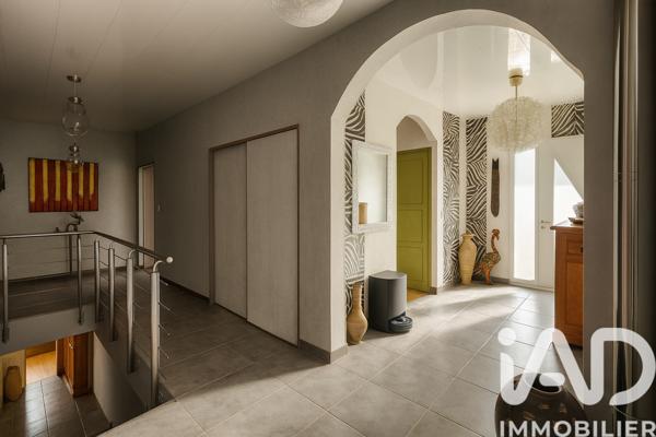 Maison à vendre 9 pièces 222 m² Saint-Jean-sur-Moivre