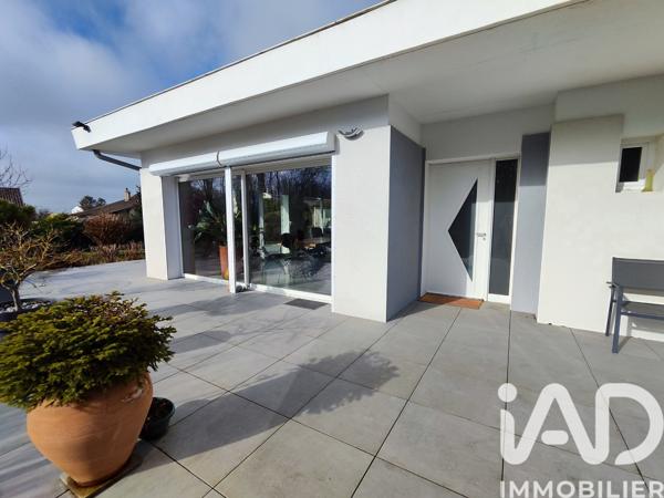 Maison à vendre 9 pièces 222 m² Saint-Jean-sur-Moivre