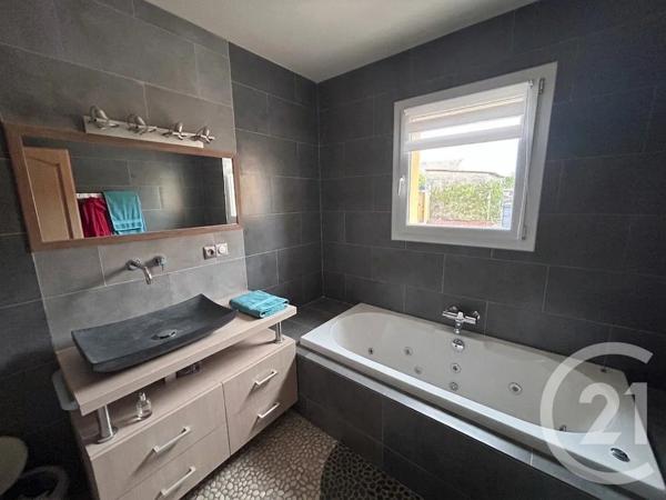 Maison à vendre  4 pièces - 94,28 m 2   CHAUMES EN RETZ  - 44