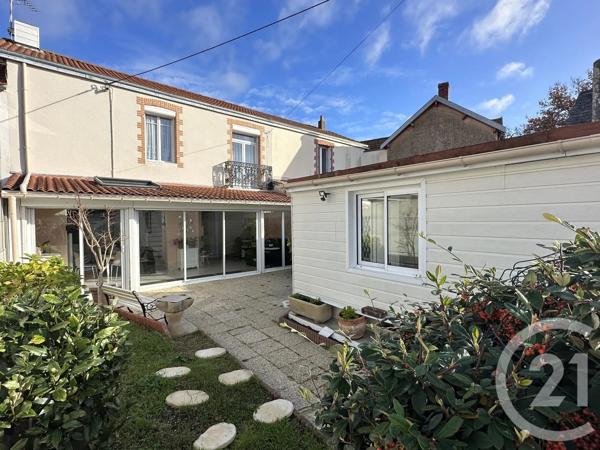 Maison à vendre  4 pièces - 94,28 m 2   CHAUMES EN RETZ  - 44