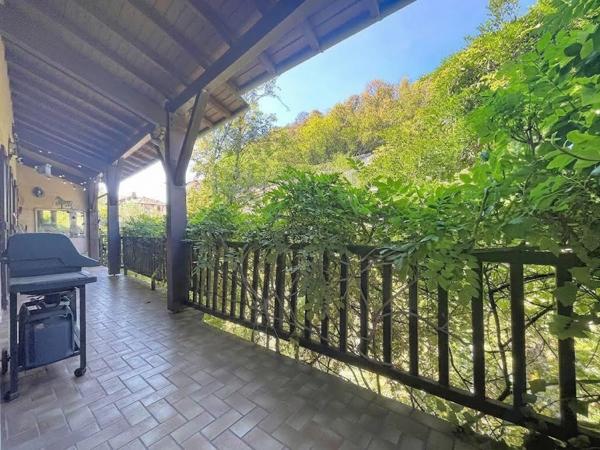 Maison centre village proche gare avec jardin et double garage