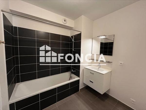 Location Appartement 2 pièces 45.1 m² - 13/19 BOULEVARD GAMBETTA Chambery 73000