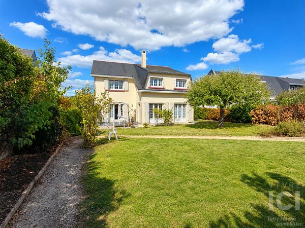 Maison Centre Ste Luce Sur Loire 10 pièce(s) 230 m2