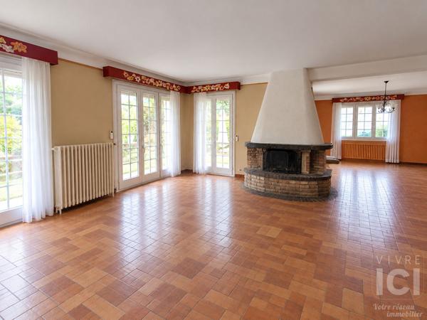 Maison Centre Ste Luce Sur Loire 10 pièce(s) 230 m2