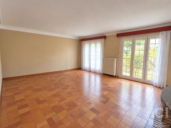 Maison Centre Ste Luce Sur Loire 10 pièce(s) 230 m2