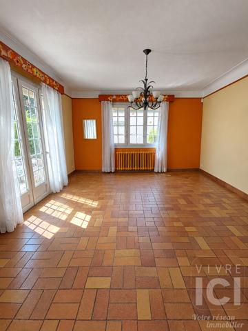 Maison Centre Ste Luce Sur Loire 10 pièce(s) 230 m2