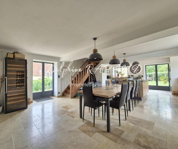 Longère rénovée avec goût , volumes généreux, dépendances, calme