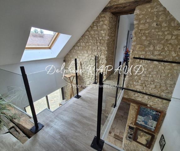 Longère rénovée avec goût , volumes généreux, dépendances, calme