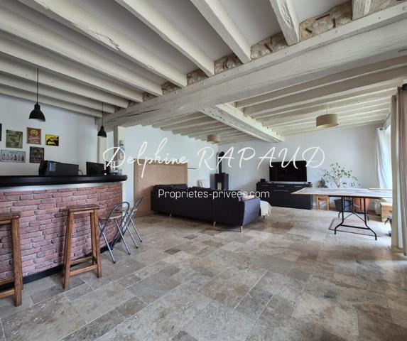 Longère rénovée avec goût , volumes généreux, dépendances, calme