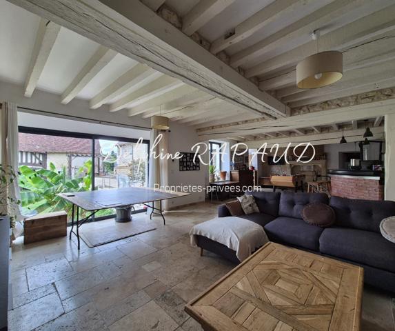 Longère rénovée avec goût , volumes généreux, dépendances, calme