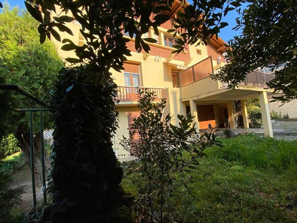 Maison familiale quartier Saint Exupéry  9 pièces ,environ 210 m2 avec terrasse, garage, cave et jardin..