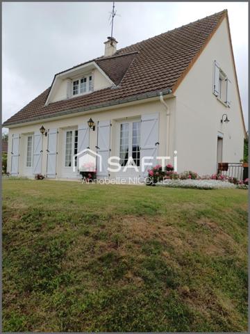 Maison familiale d'environ 119 m2, sur terrain arboré de 573 m2, situé dans un quartier résidentiel de Bayeux (14400)