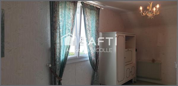 Maison familiale d'environ 119 m2, sur terrain arboré de 573 m2, situé dans un quartier résidentiel de Bayeux (14400)