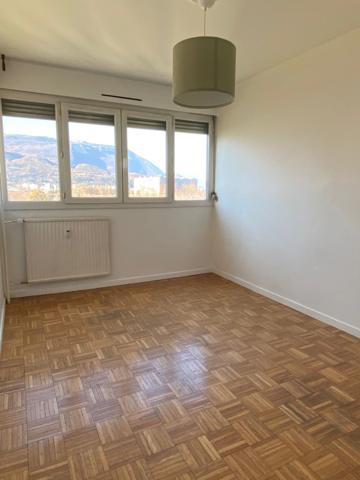 Appartement à vendre 6 pièces ECHIROLLES (38)