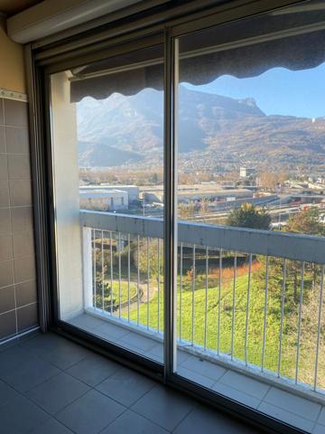 Appartement à vendre 6 pièces ECHIROLLES (38)